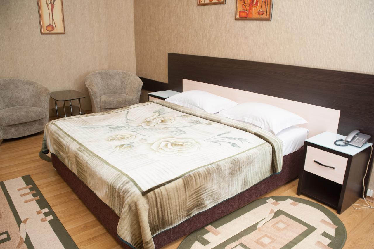 Hotel Bilyj Rojal Zaporizhia Exterior foto
