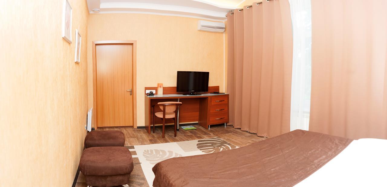 Hotel Bilyj Rojal Zaporizhia Exterior foto